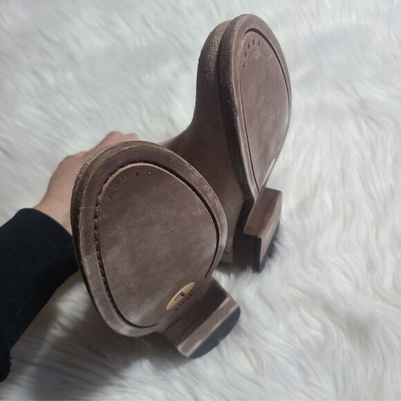 NWOB|Frye Carly Ash Suede Chelsea Ankle Bootie, 7 - Picture 10 of 13